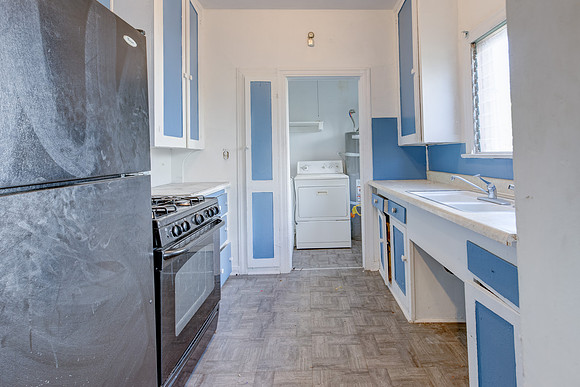 5847 Ernest Ave-015