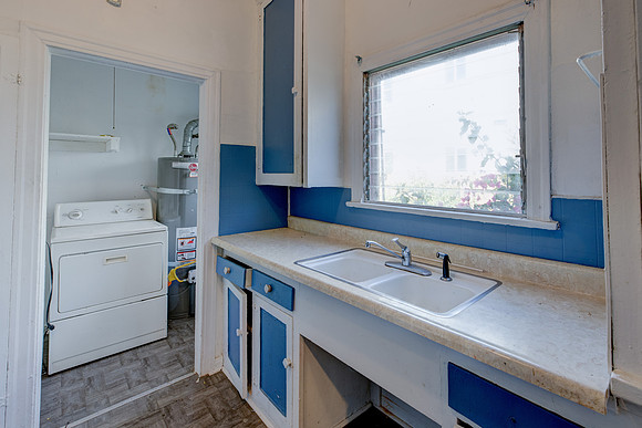 5847 Ernest Ave-018