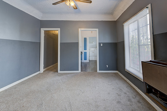 5847 Ernest Ave-010