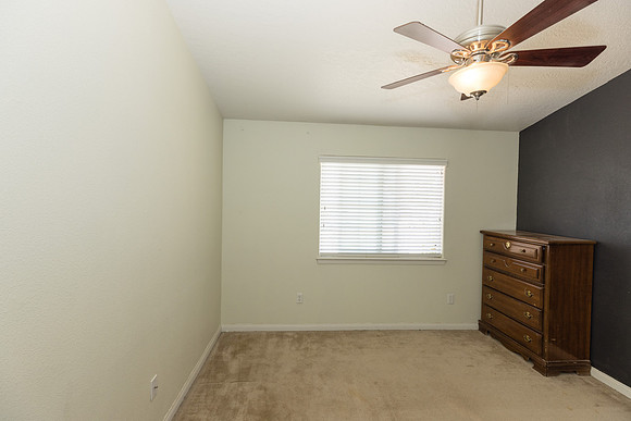 1 1275 E Broadway  -011