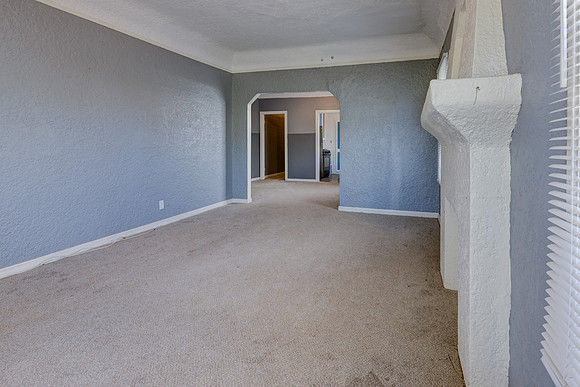 5847 Ernest Ave-006
