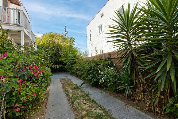 5847 Ernest Ave-106