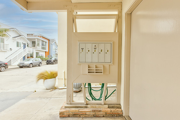 55 61st st exterior-009
