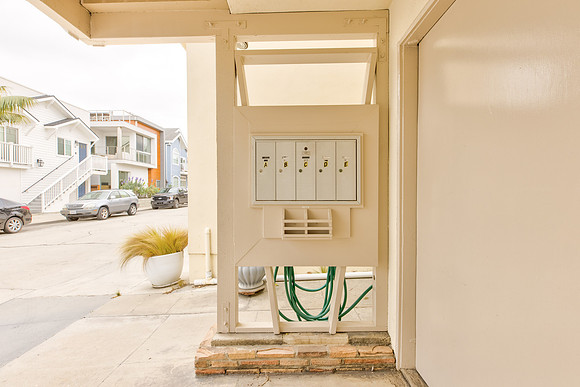 55 61st st exterior-010