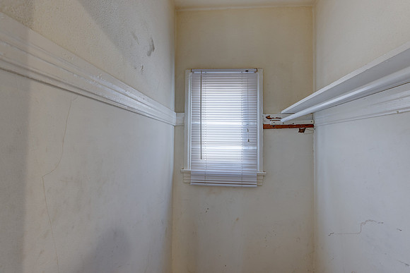 5847 Ernest Ave-046