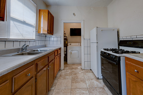 5847 Ernest Ave-037