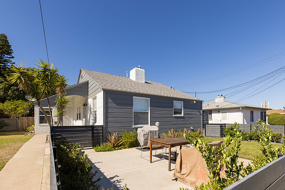 Exterior-002