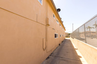 Photo 8-001