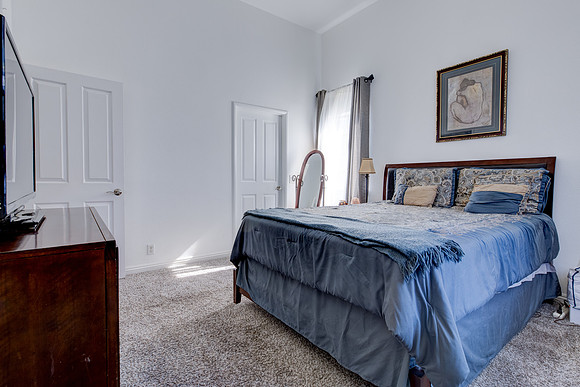 26137 Frampton Ave E Interior-4