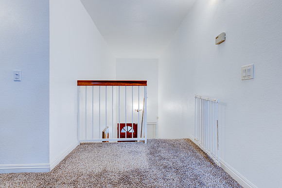 26137 Frampton Ave E Interior-50