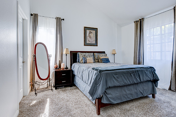26137 Frampton Ave E Interior
