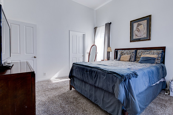 26137 Frampton Ave E Interior-5