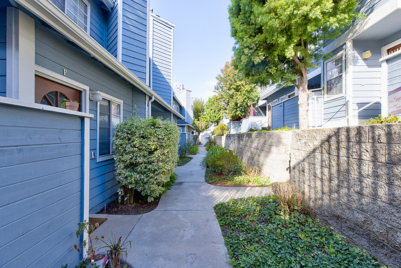 26137 Frampton Ave E-8