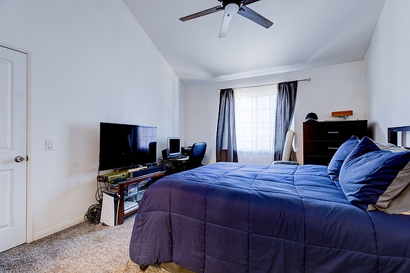 26137 Frampton Ave E Interior-32