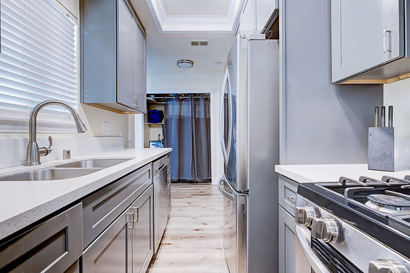 26137 Frampton Ave E Interior-23