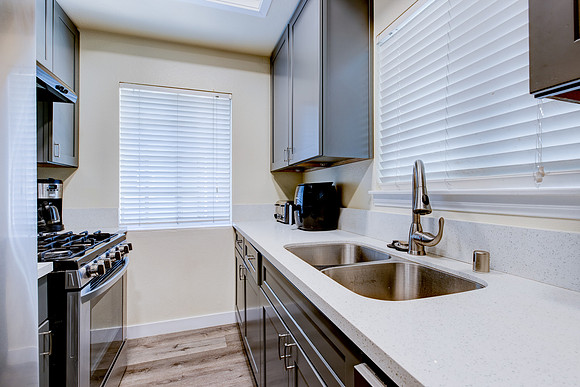 26137 Frampton Ave E Interior-21