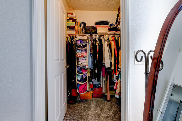 26137 Frampton Ave E Interior-7