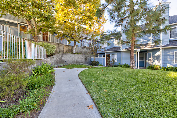 26137 Frampton Ave E-18