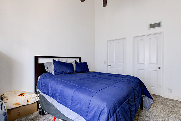 26137 Frampton Ave E Interior-36