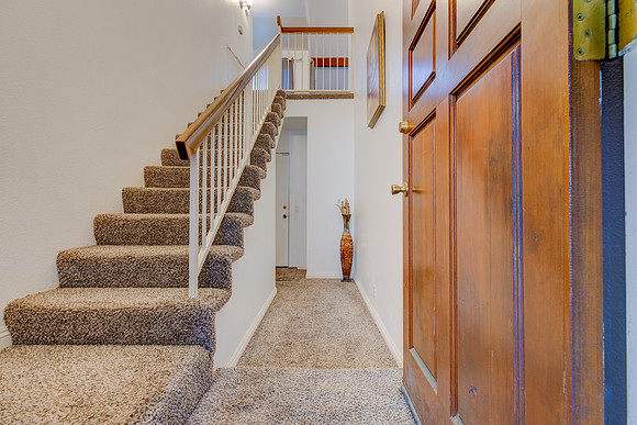 26137 Frampton Ave E Interior-51