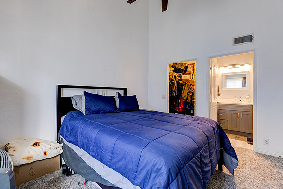 26137 Frampton Ave E Interior-35