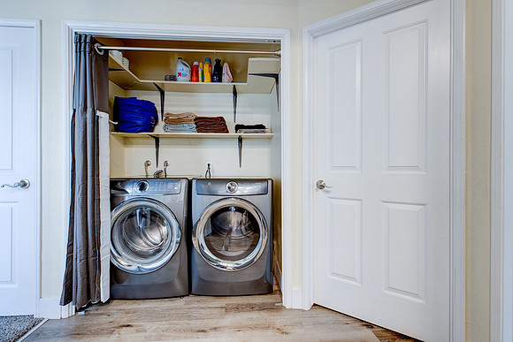 26137 Frampton Ave E Interior-14