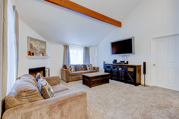 26137 Frampton Ave E Interior-41