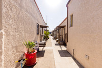 428 W Oliver St San Pedro-016