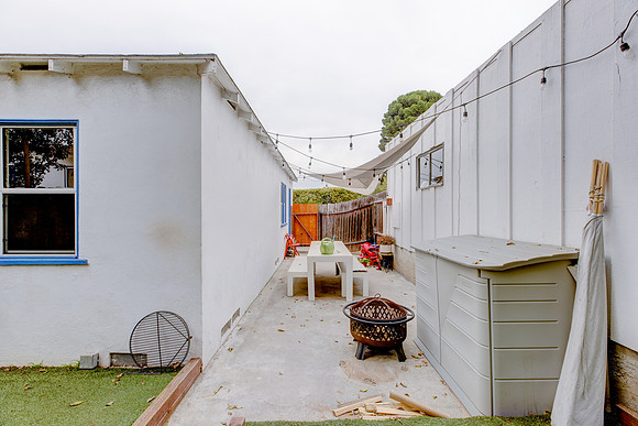 Exterior 616 Sheldon Street-016