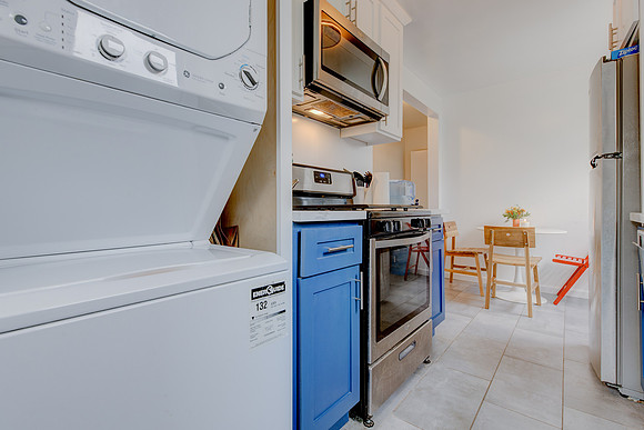Interior 616 Sheldon Street-040