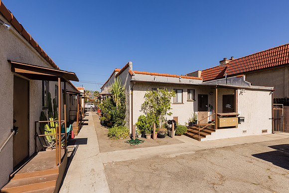 428 W Oliver St San Pedro-008