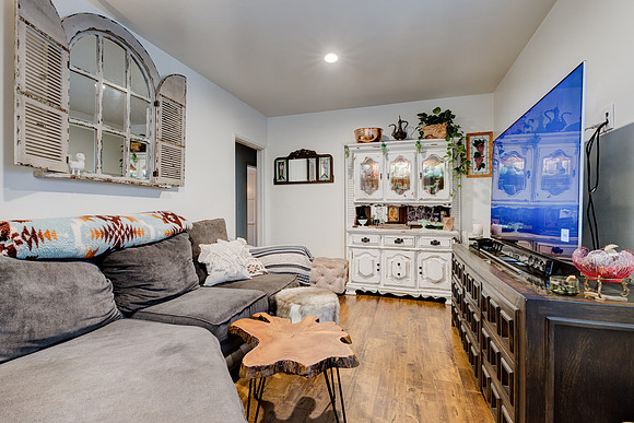 Interior 616 Sheldon Street-001