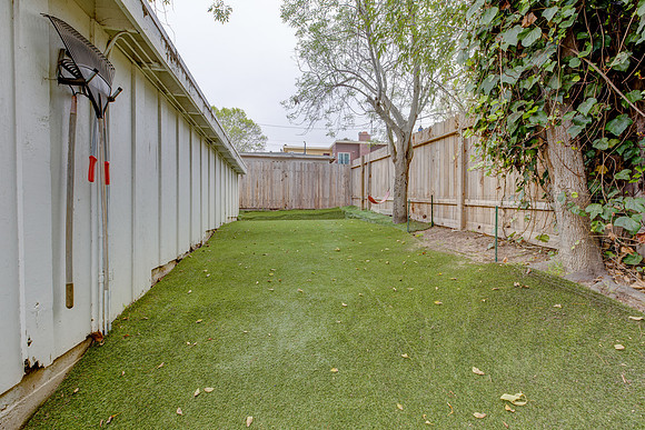 Exterior 616 Sheldon Street-017