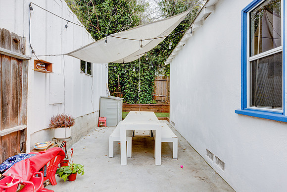 Exterior 616 Sheldon Street-011