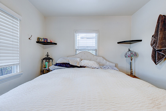 Interior 616 Sheldon Street-027
