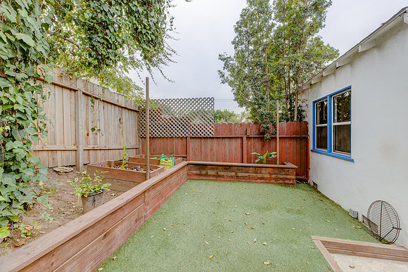 Exterior 616 Sheldon Street-019