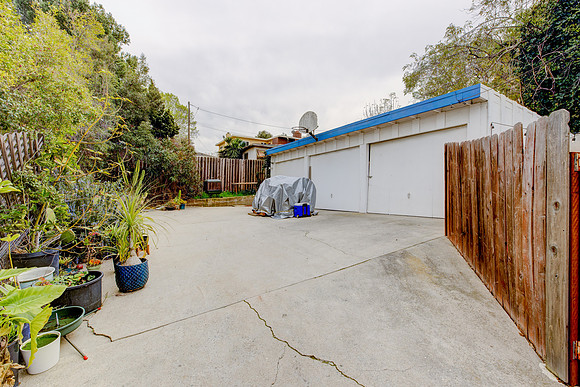 Exterior 616 Sheldon Street-020