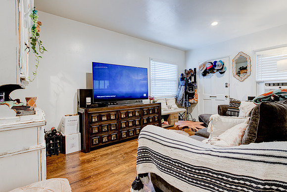 Interior 616 Sheldon Street-005