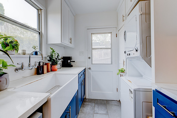 Interior 616 Sheldon Street-037