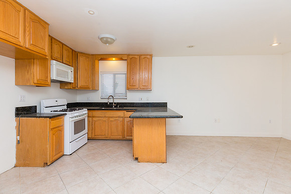 208 E 120th St - Real Estate Photographer Los Angeles - David England Photographer-13
