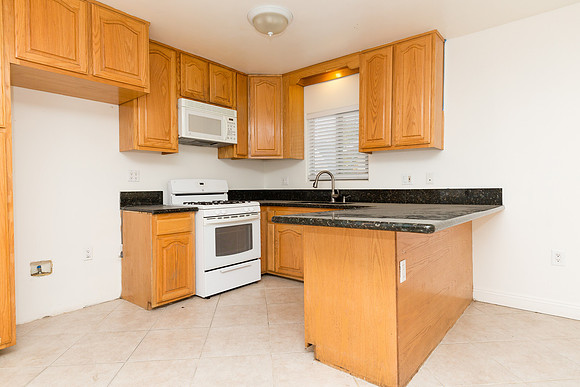 208 E 120th St - Real Estate Photographer Los Angeles - David England Photographer-22