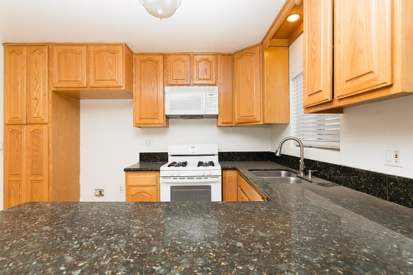 208 E 120th St - Real Estate Photographer Los Angeles - David England Photographer-25