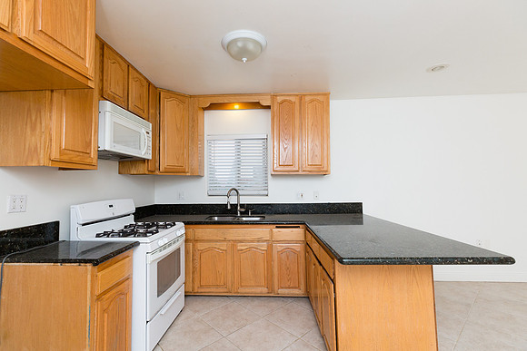 208 E 120th St - Real Estate Photographer Los Angeles - David England Photographer-21
