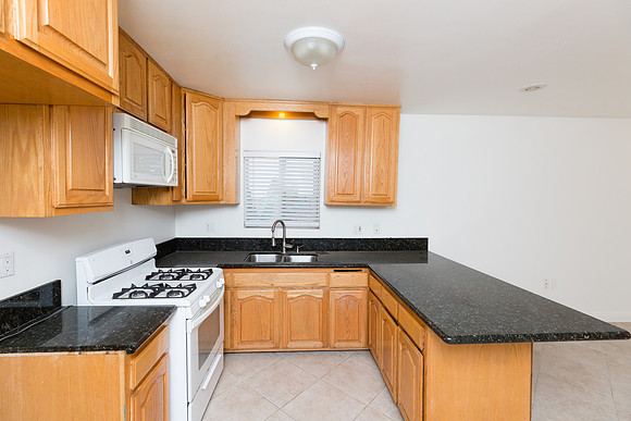 208 E 120th St - Real Estate Photographer Los Angeles - David England Photographer-20