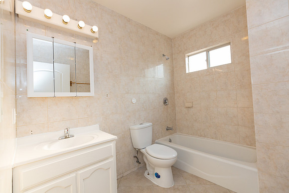208 E 120th St - Real Estate Photographer Los Angeles - David England Photographer-89