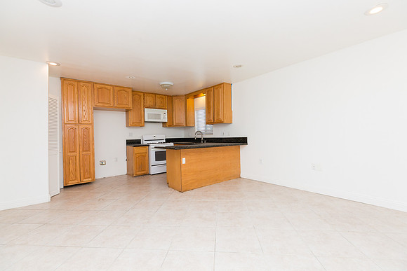 208 E 120th St - Real Estate Photographer Los Angeles - David England Photographer-10