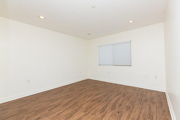 208 E 120th St - Real Estate Photographer Los Angeles - David England Photographer-48