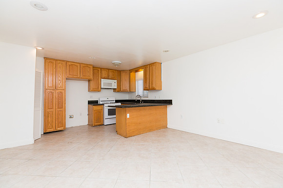 208 E 120th St - Real Estate Photographer Los Angeles - David England Photographer-9