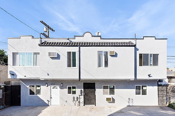 187 W 41st St Exterior-001