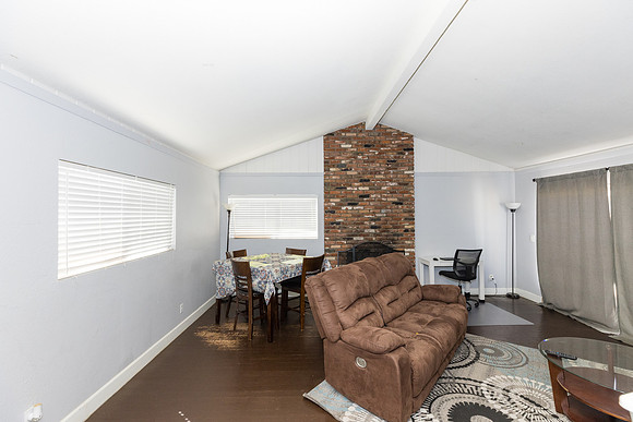 Real Estate Photographer Bellflower 10268 Muroc St-010